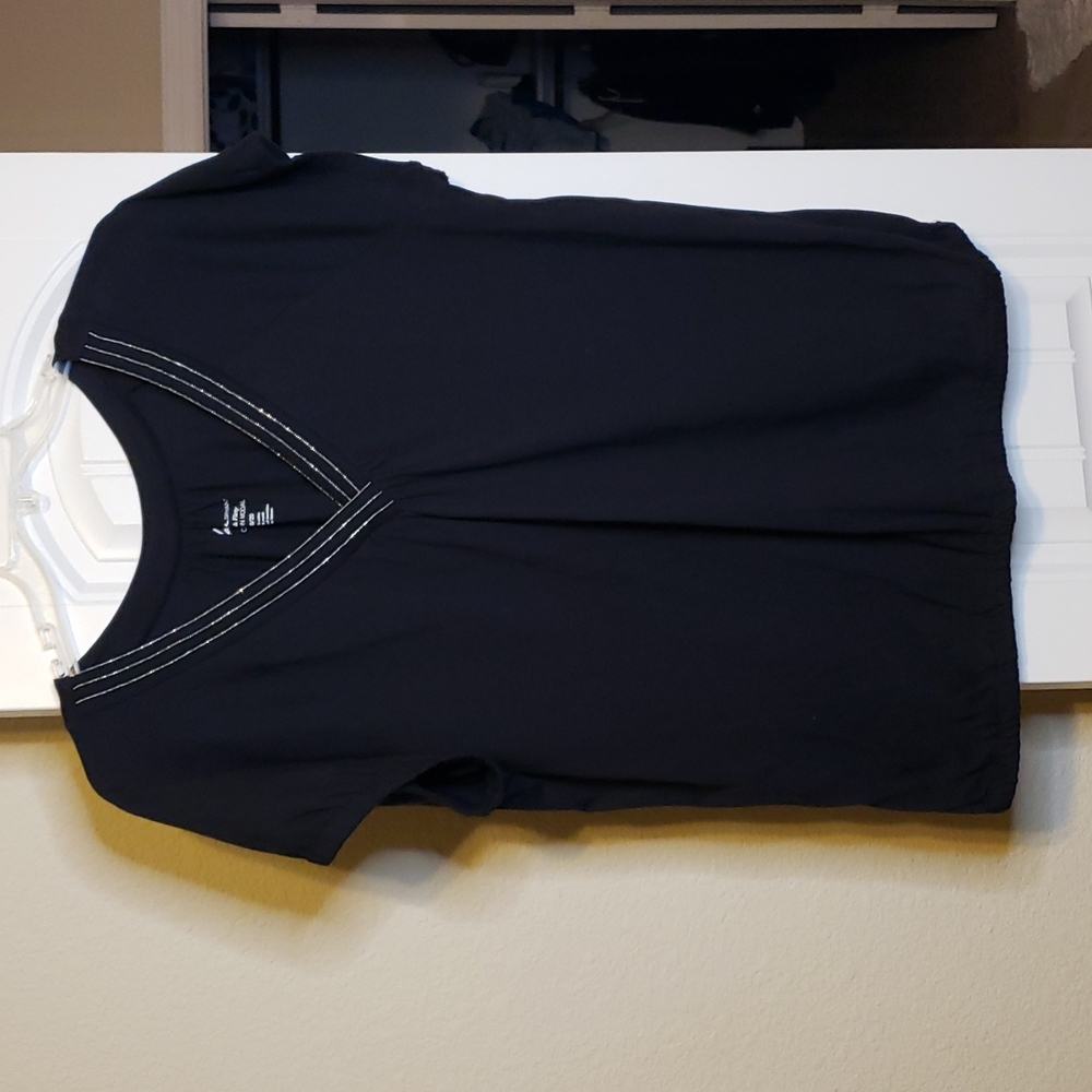 Lane Bryant black V-neck shirt size 18